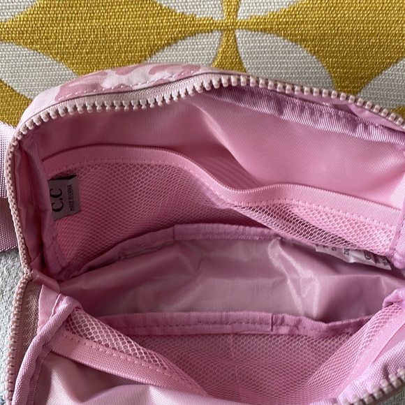 C.C Leopard Fanny Pack-Rose - Picture 5 of 10